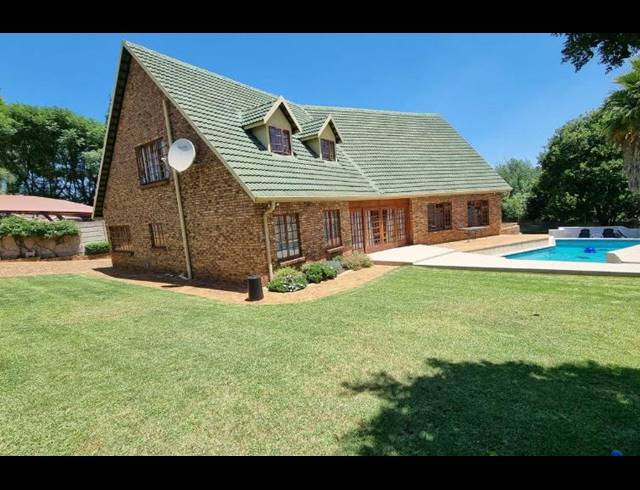 4 BEDROOM HOUSE FOR SALE IN OAKDENE